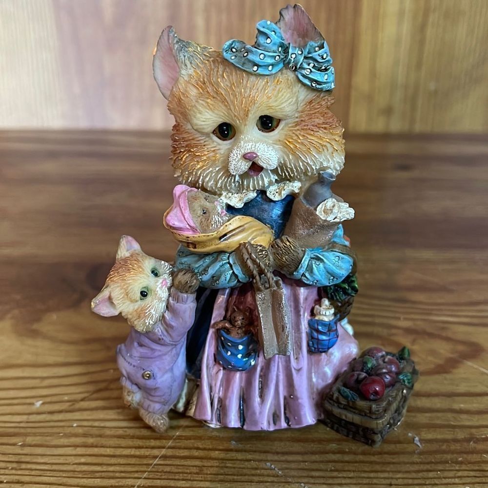 Merriweather 1997 Vanmark Cat Collectible Mama Hold Me too edition # 118113